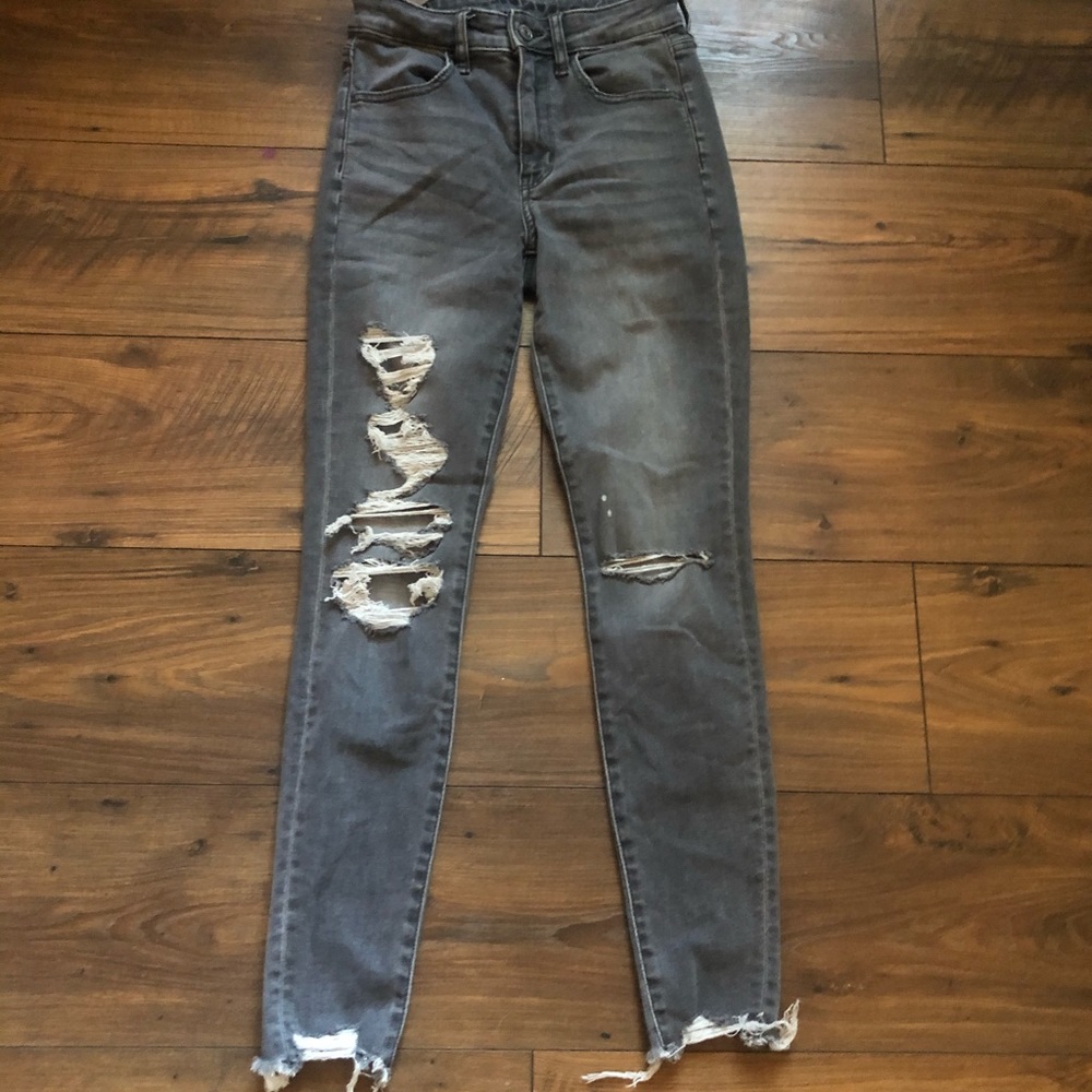 Ripped skinny jeans